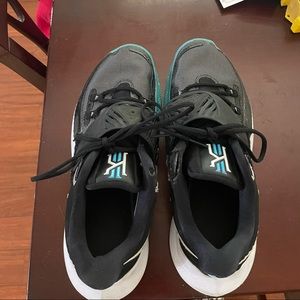 Used KD basketball shoes size 12